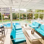 Aparthotel El Faro